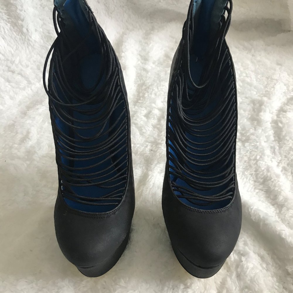 Closed Toe Heels - image 3